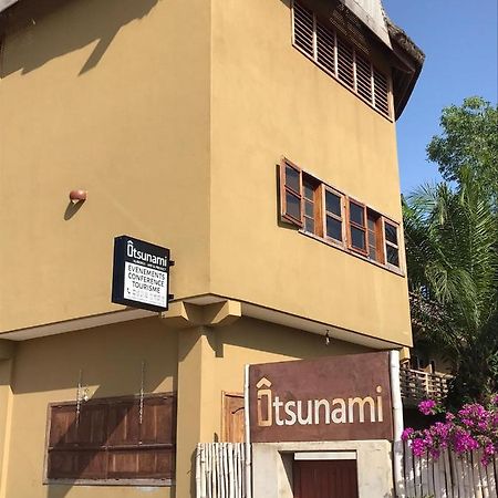 לומה Hotel Otsunami מראה חיצוני תמונה
