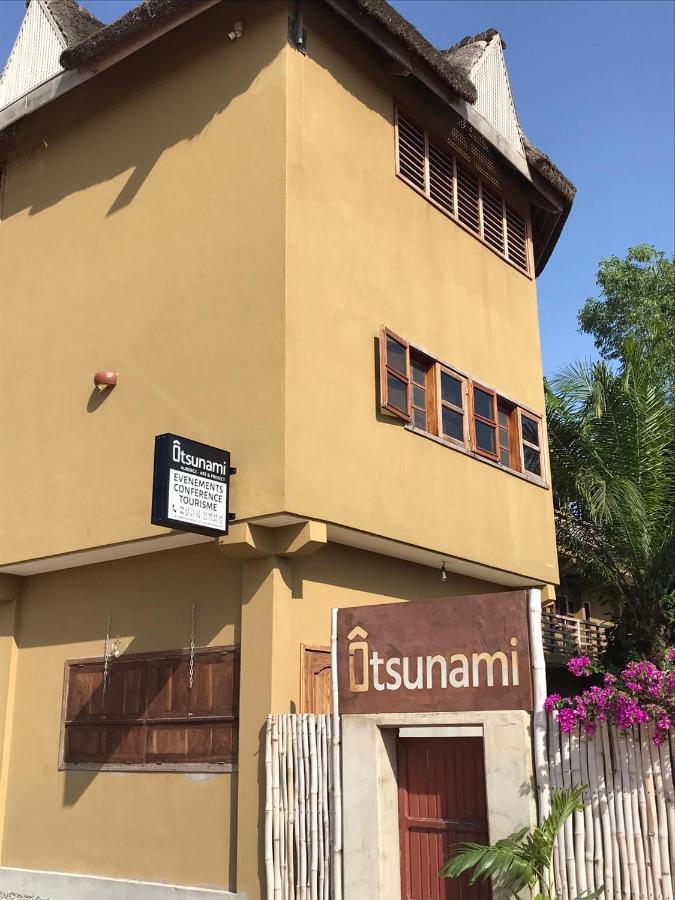 לומה Hotel Otsunami מראה חיצוני תמונה
