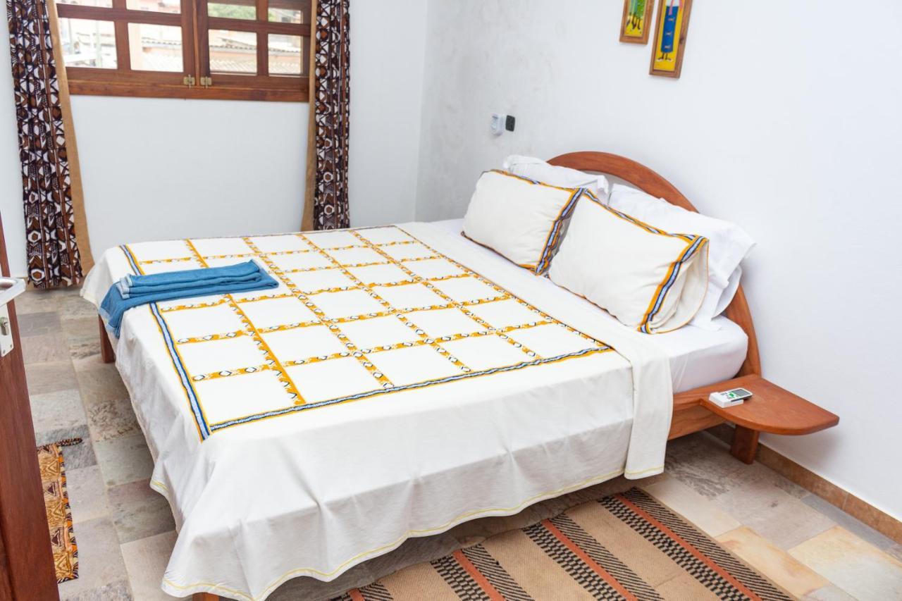 לומה Hotel Otsunami מראה חיצוני תמונה